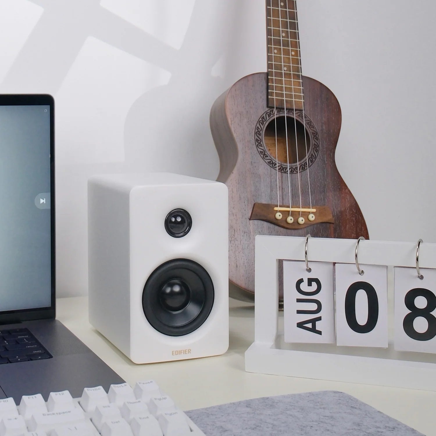 M60 Compact Desktop 2.0 Speaker