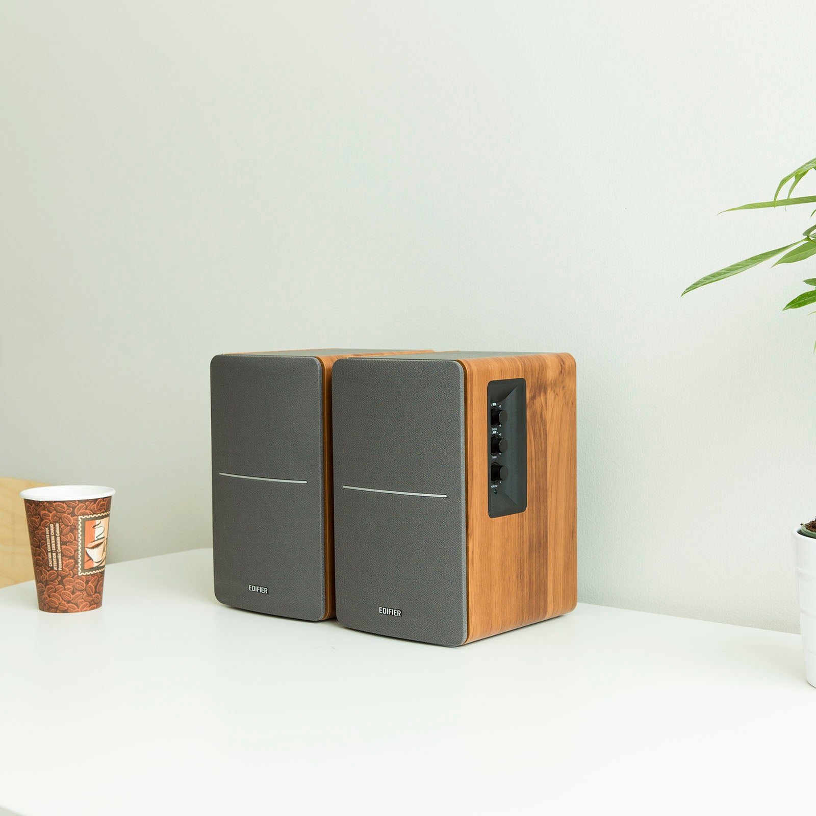 Edifier R1280T Powered Bookshelf Speakers, 2.0 Active Monitor Speaker System